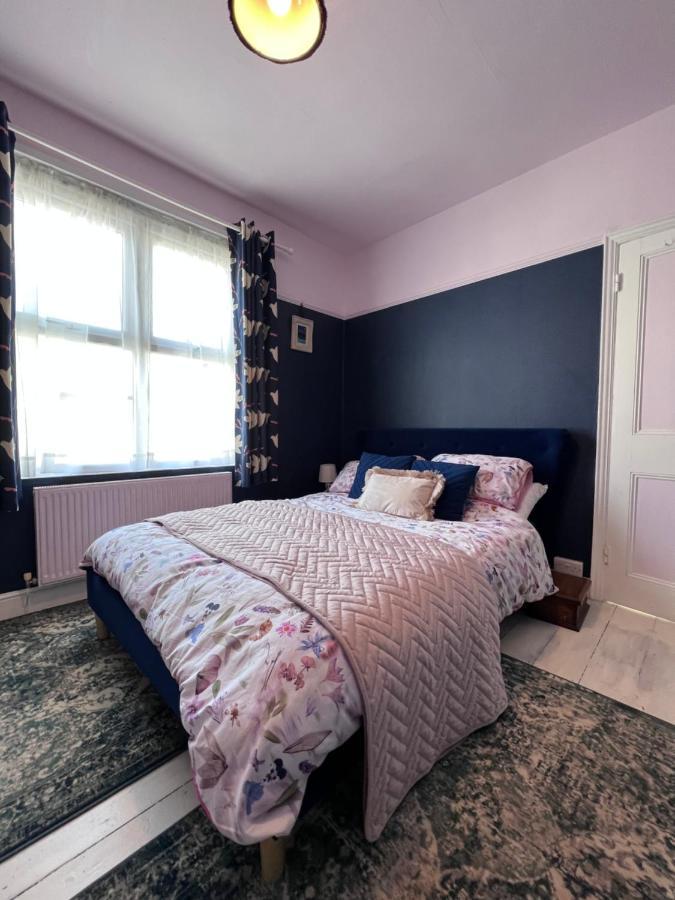 Brecon Town 3 Bedroom House Sleeps 6 Central Location Exterior photo